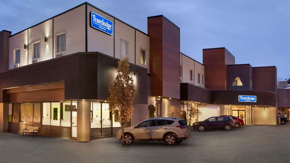 Travelodge by Wyndham Alma Exterior