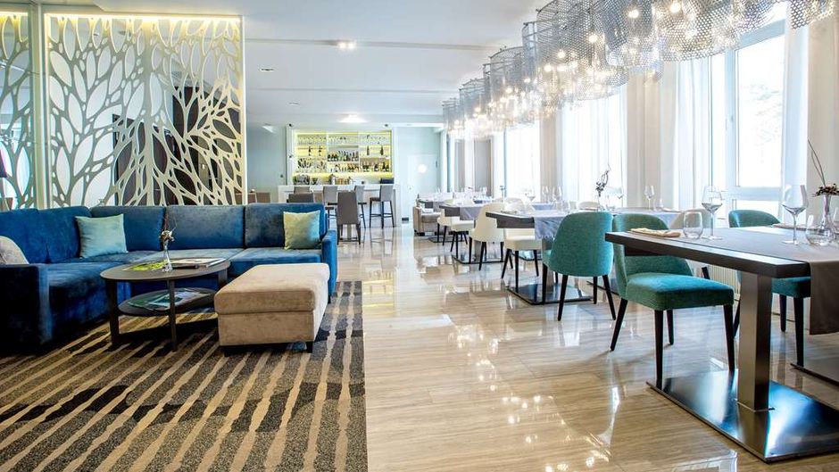 Ramada Hotel/Suites Novosibirsk Zhukovka Restaurant