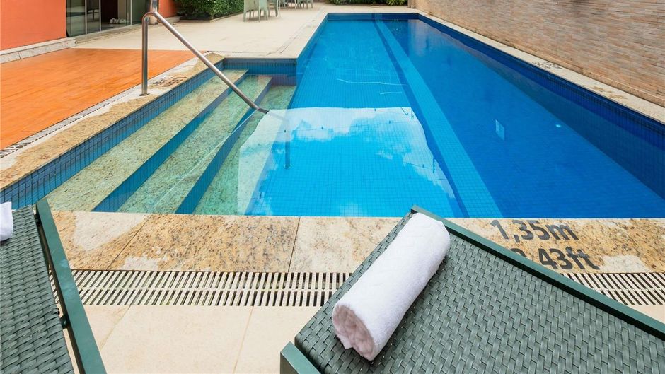 Ibis Styles Belem Nazare Hotel Pool