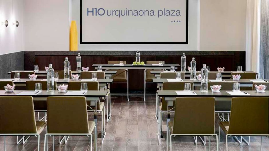 H10 Urquinaona Plaza Meeting