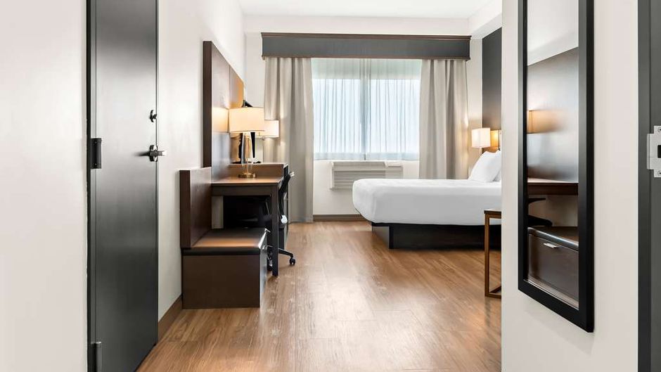 Best Western Plus Morden Room