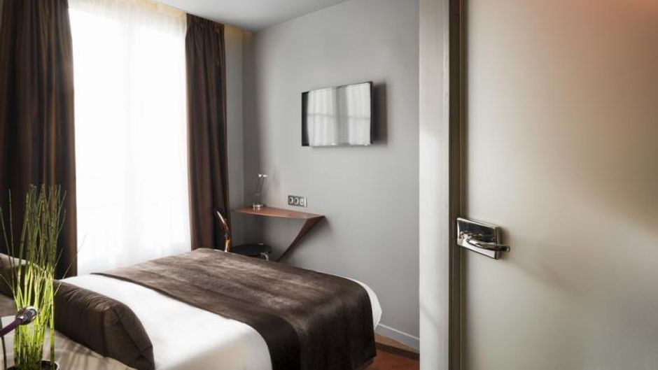 Le Bon Hotel Room