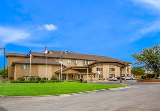 Quality Inn & Suites Lawrence