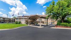 Quality Inn & Suites Lawrence