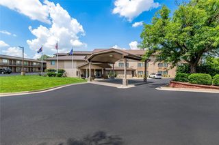 Quality Inn & Suites Lawrence