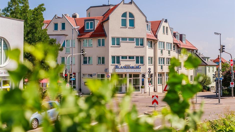 PLAZA Blankenburg Ditzingen, Sure Hotel Exterior