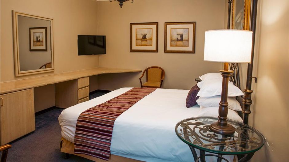 Premier Hotel The Richards Room
