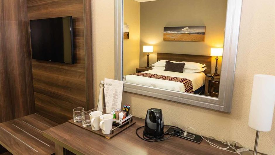 Premier Hotel The Richards Room