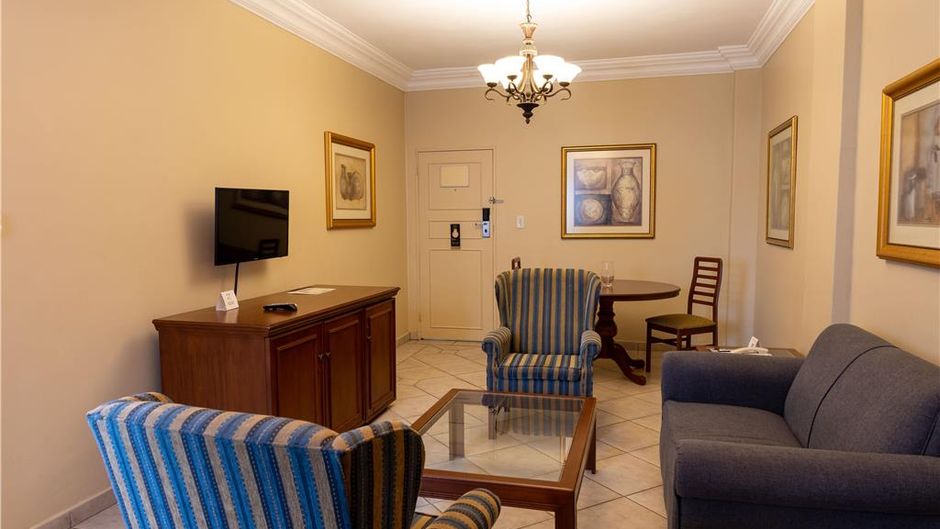 Premier Hotel The Richards Room