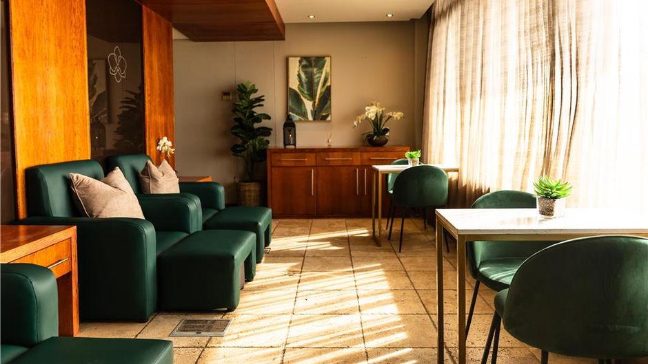 Premier Hotel EL ICC Lobby