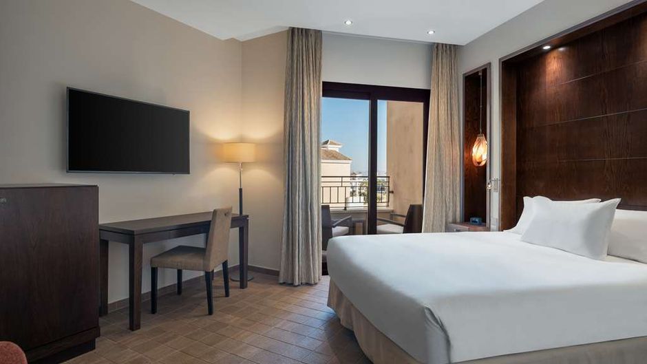 DoubleTree by Hilton La Torre Golf & Spa Room
