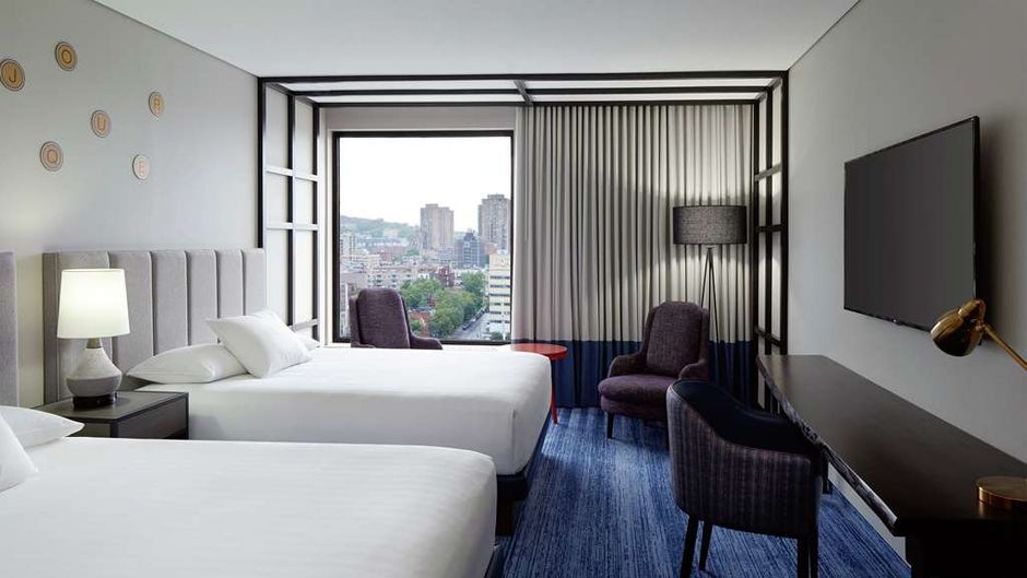 DoubleTree by Hilton Montreal Room