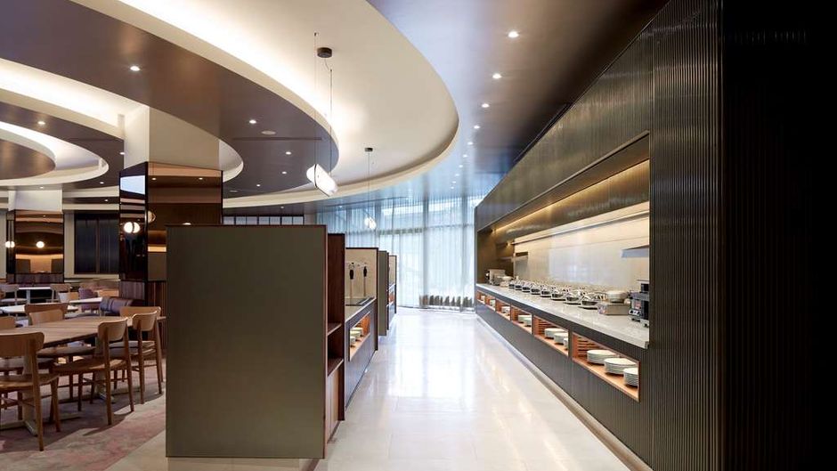 DoubleTree by Hilton Montreal Restaurant