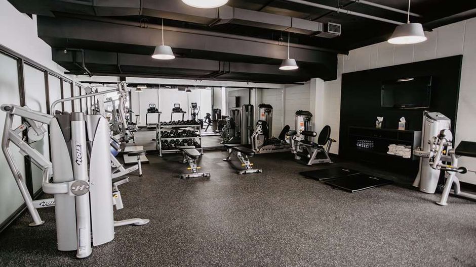 DoubleTree by Hilton Montreal Health