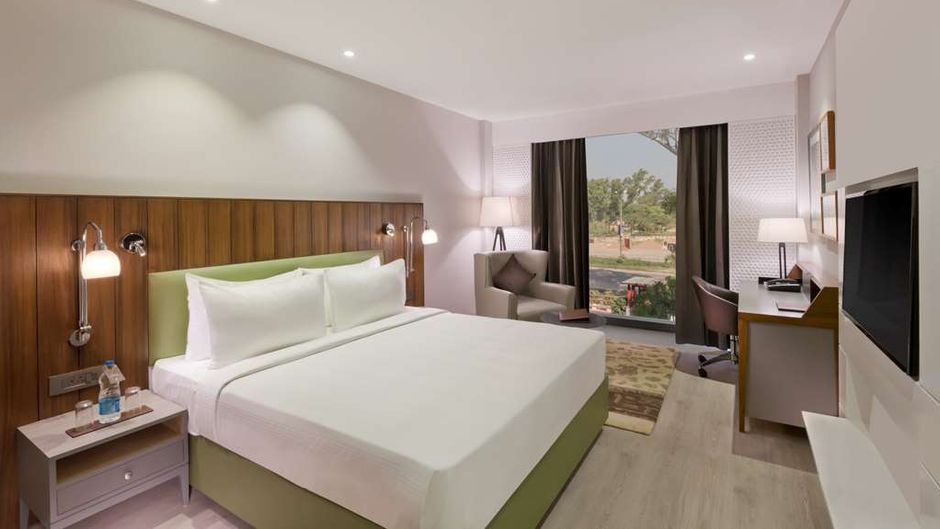 Country Inn-Suites By Radisson Zirakpur Room