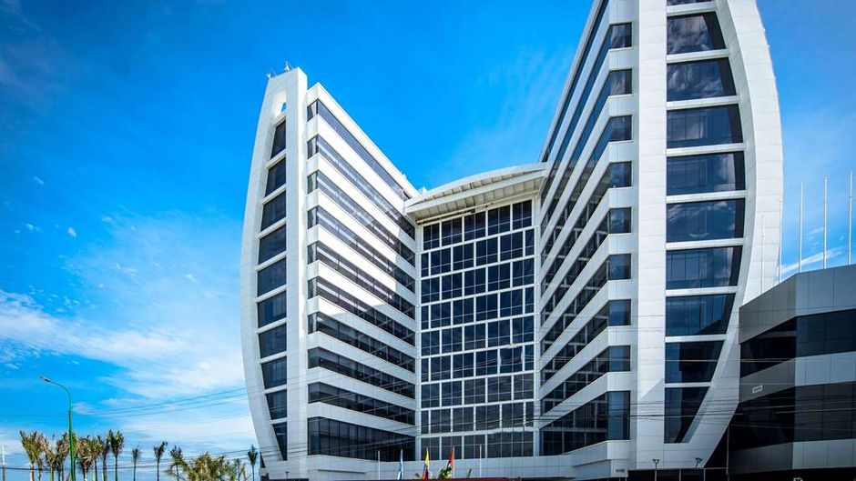 Wyndham Manta Sail Plaza Hotel Exterior