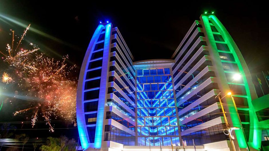 Wyndham Manta Sail Plaza Hotel Exterior