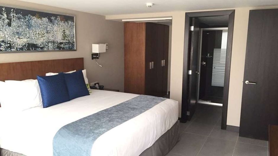 Wyndham Manta Sail Plaza Hotel Room