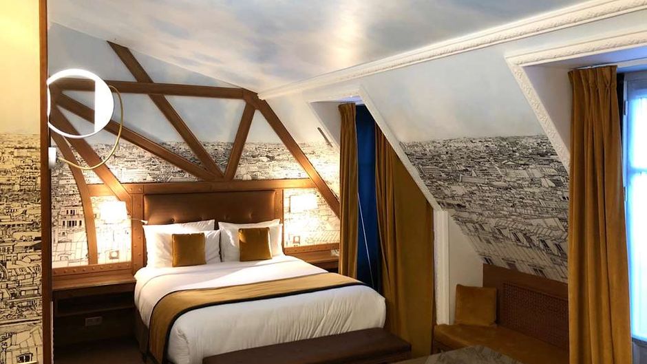 Gavarni Hotel Room