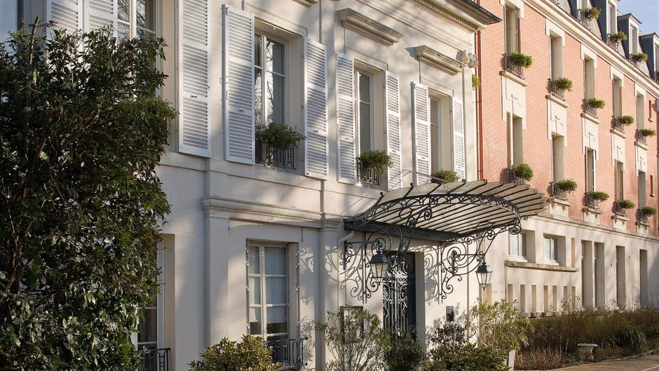 Pavillon Henri IV Hotel Exterior