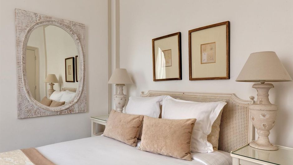 Pavillon Henri IV Hotel Room
