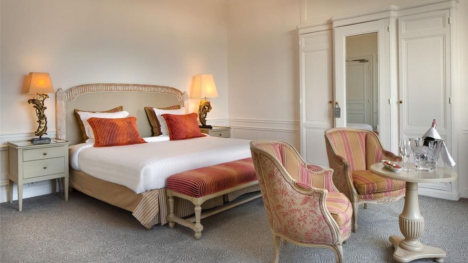 Pavillon Henri IV Hotel Suite