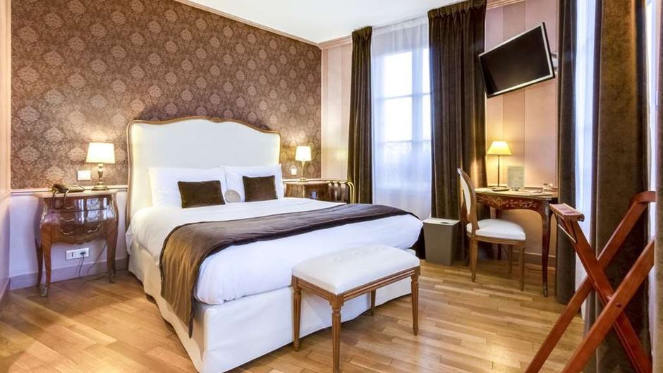 Hotel Eiffel Trocadero Room