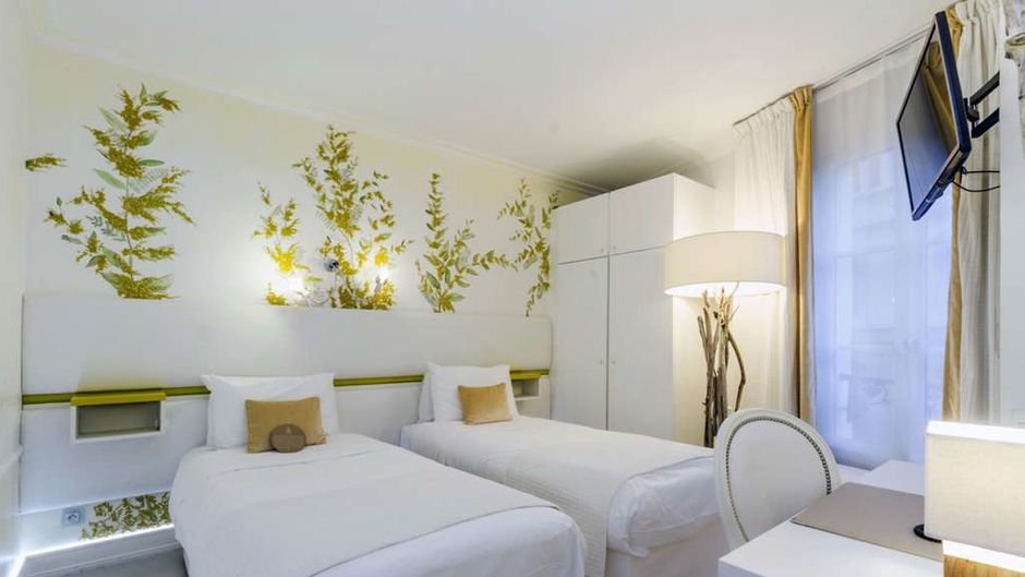 Hotel Eiffel Trocadero Room