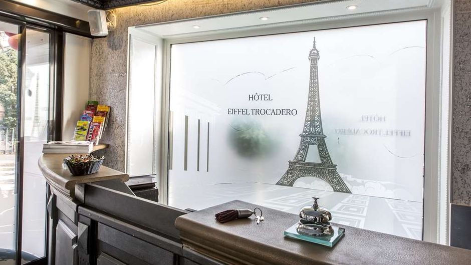 Hotel Eiffel Trocadero Lobby