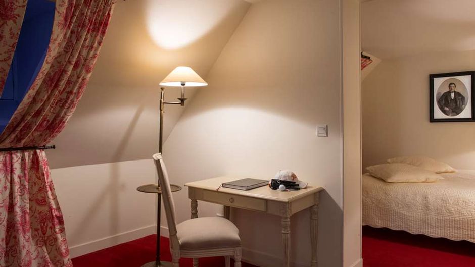 Chateau de l'Hermitage Room