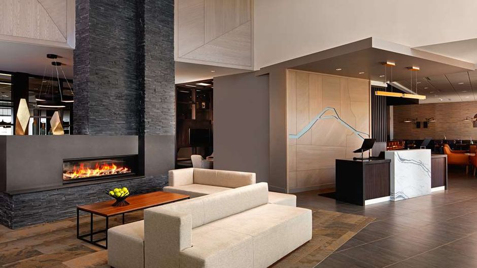 Hyatt Place Calgary Airport Lobby