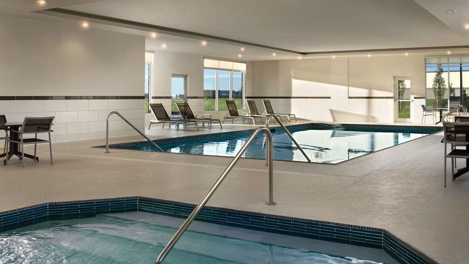 Hyatt Place Calgary Airport Pool