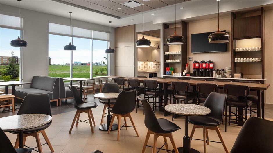 Hyatt Place Calgary Airport Restaurant