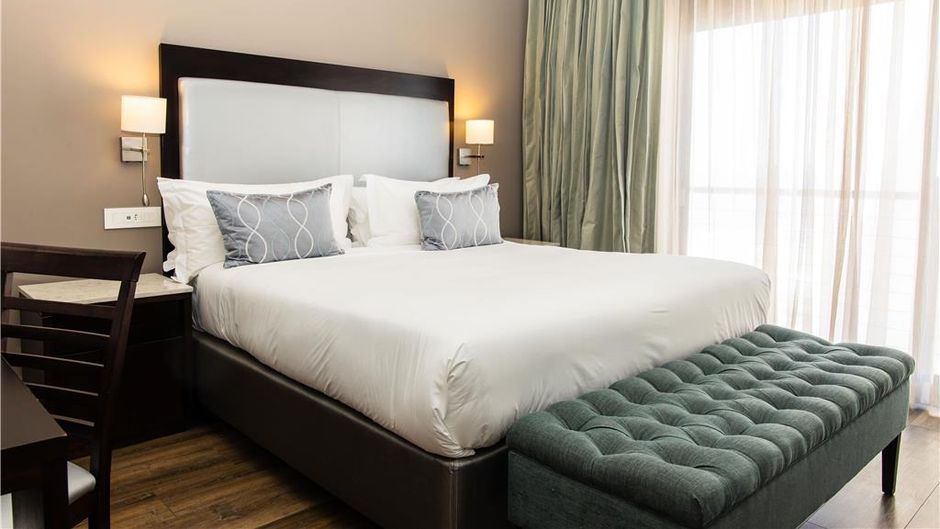 Premier Hotel Cape Manor Room