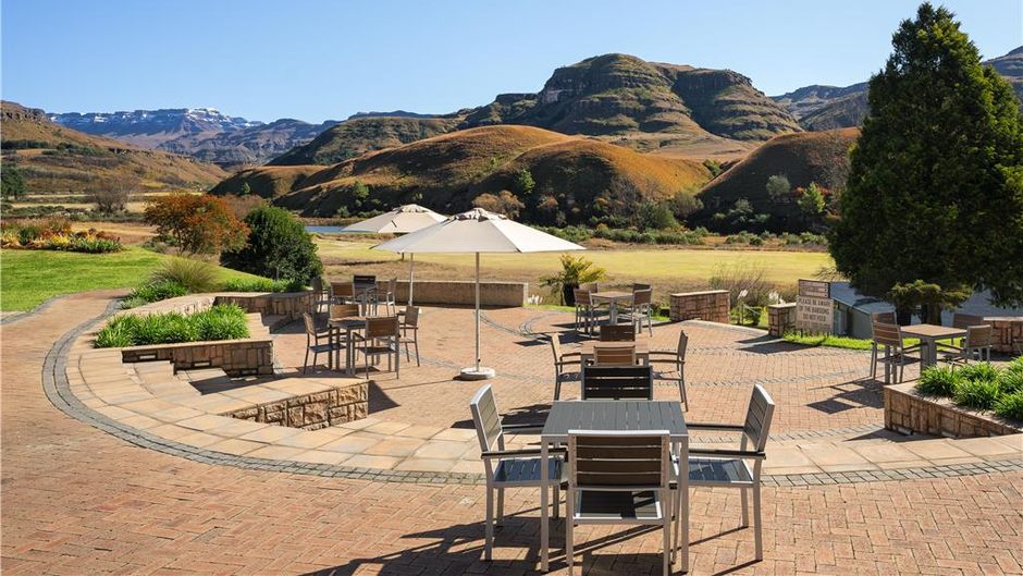 Sani Pass Hotel Exterior
