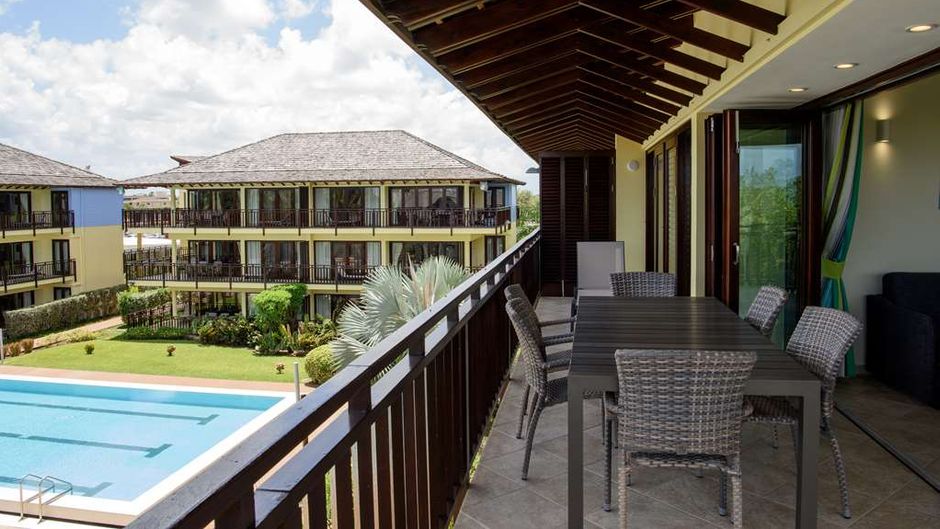 Lions Dive & Beach Resort Exterior