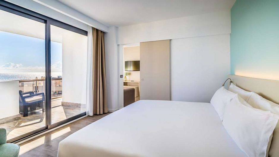 Occidental Hotel Las Piramides Suite