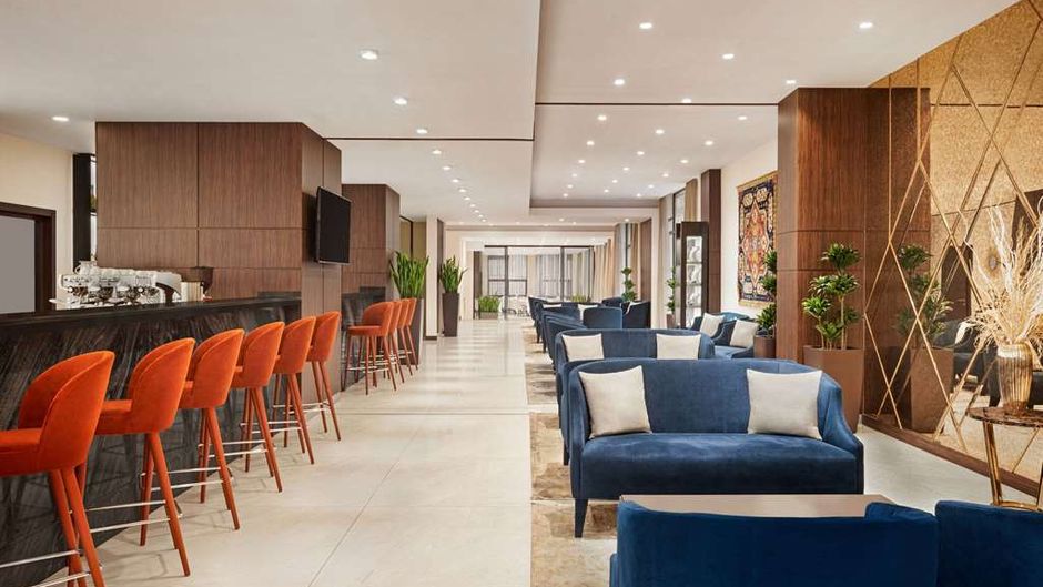 Ramada by Wyndham Hotel/Suites, Yerevan Restaurant