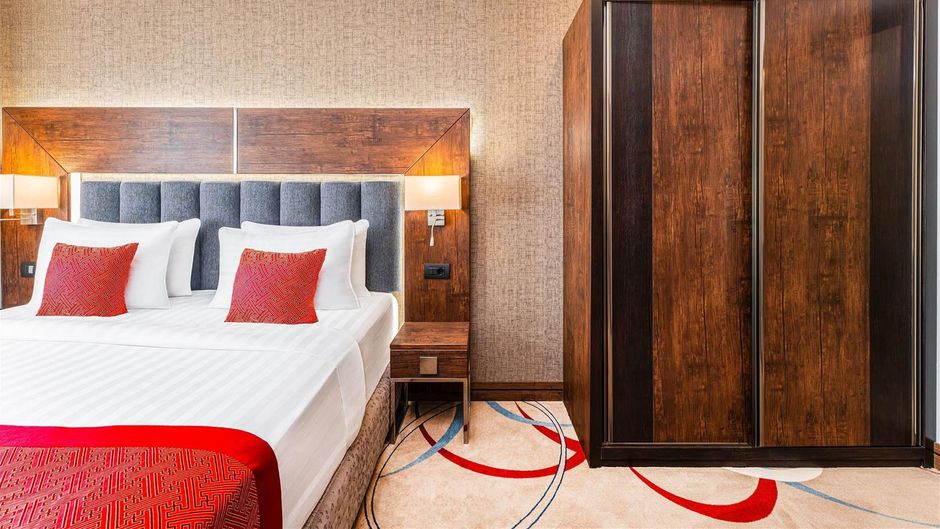 Ramada by Wyndham Hotel/Suites, Yerevan Room