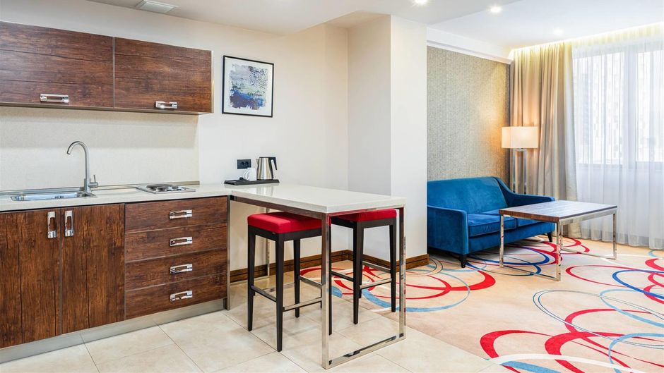 Ramada by Wyndham Hotel/Suites, Yerevan Room