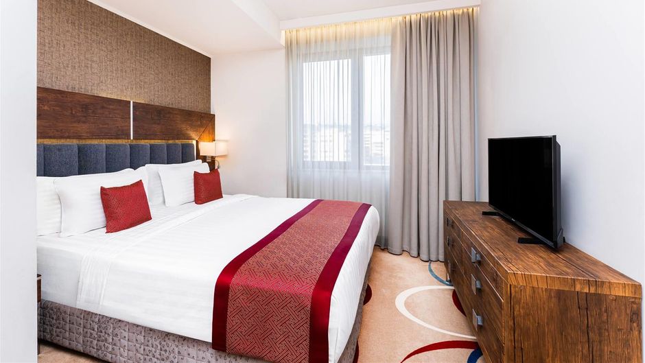 Ramada by Wyndham Hotel/Suites, Yerevan Suite