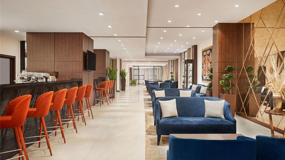 Ramada by Wyndham Hotel/Suites, Yerevan Restaurant