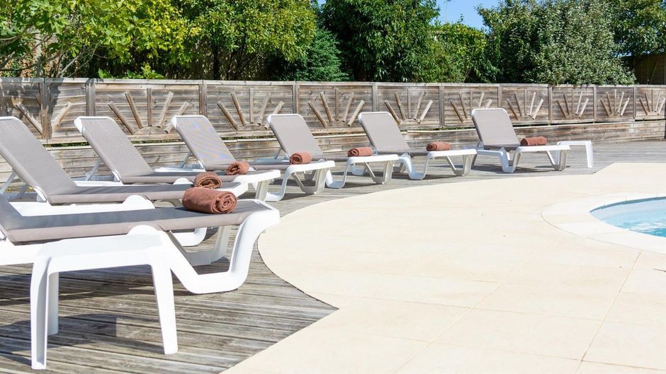 Chateau du Boisniard Pool