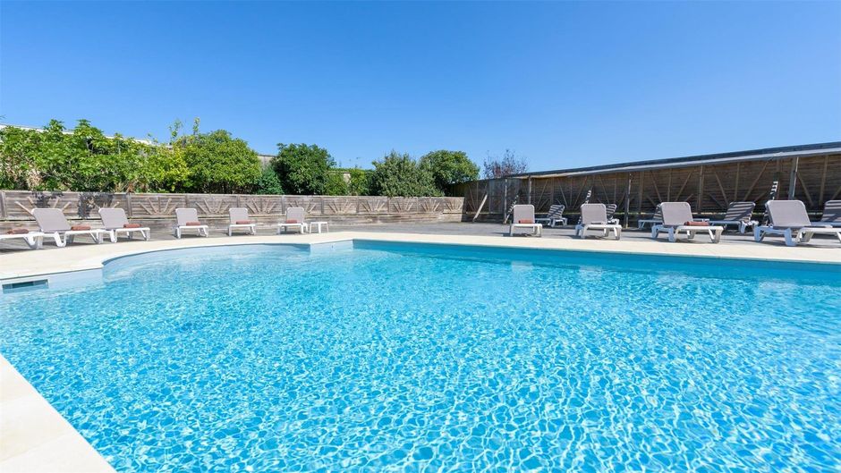 Chateau du Boisniard Pool