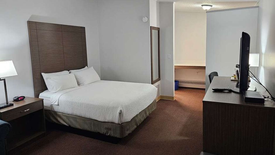 Days Inn Room