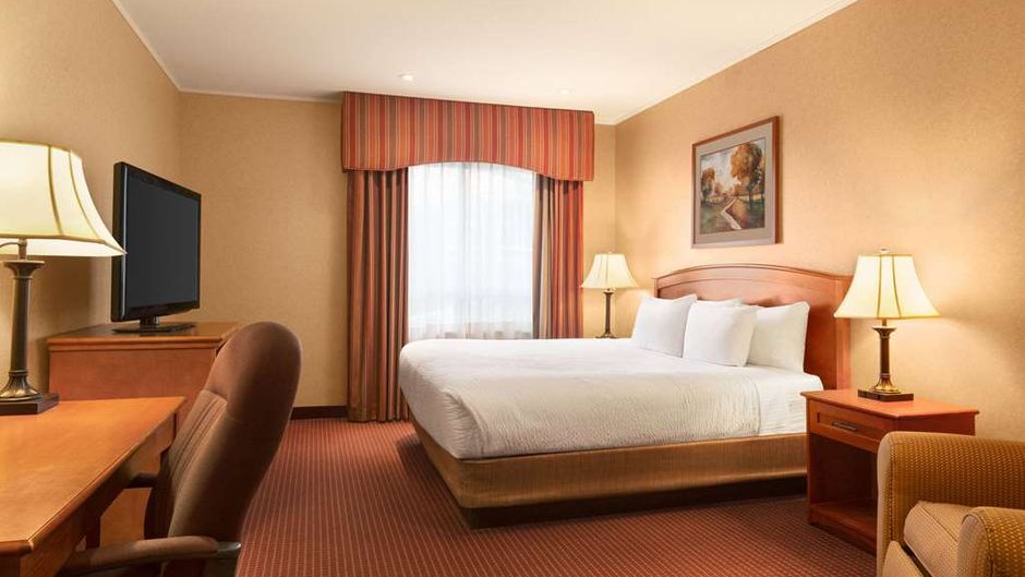 Days Inn Room