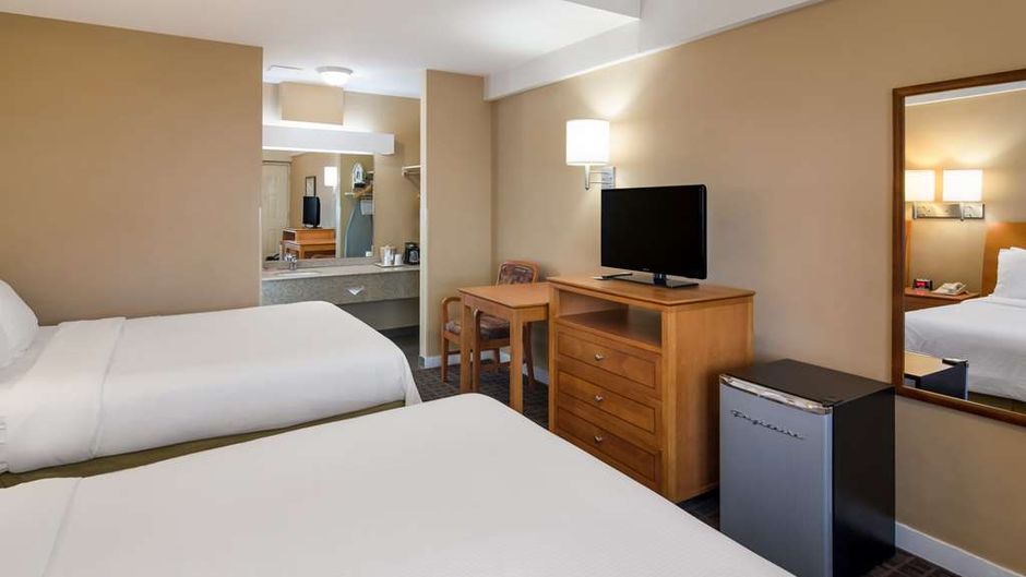 SureStay by BW North Vancouver Capilano Room