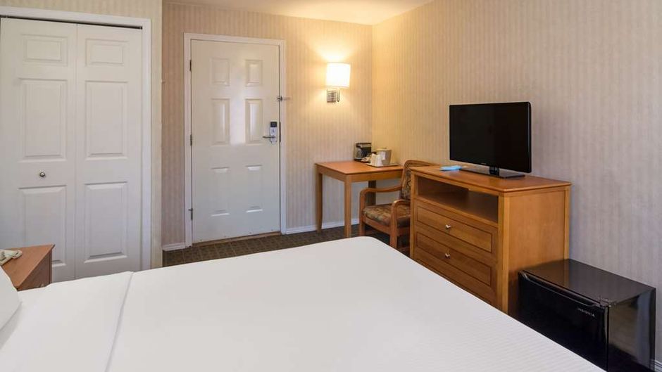 SureStay by BW North Vancouver Capilano Room