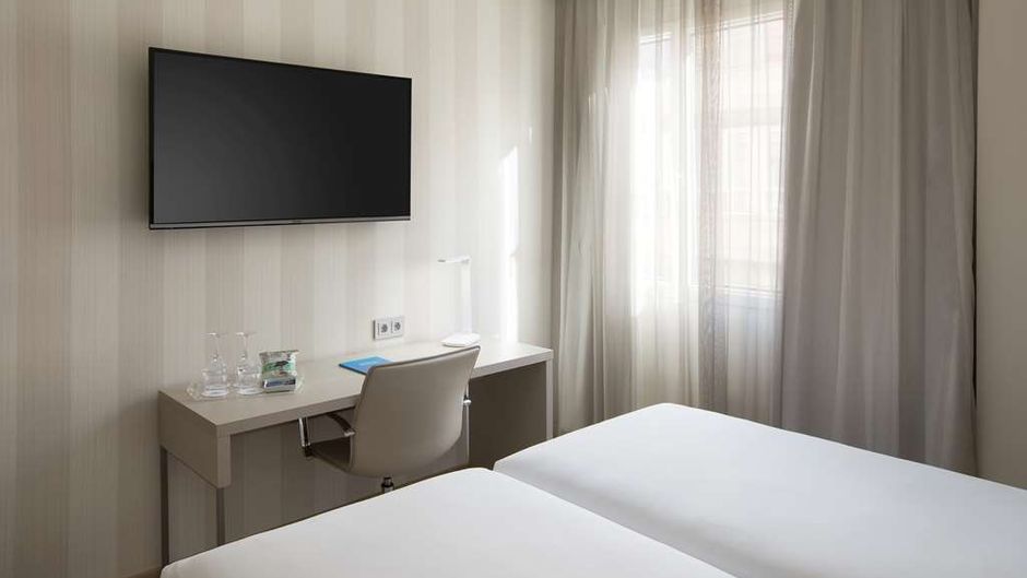 Hesperia Murcia Room