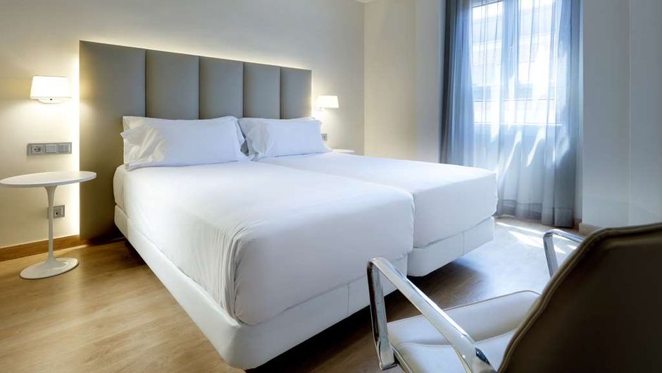 Hesperia Murcia Room